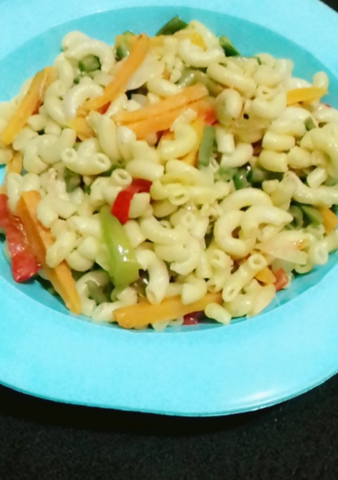 A picture of Macaroni.