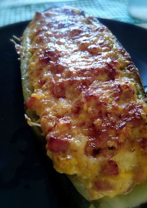 Una foto de Calabacín relleno de chopped