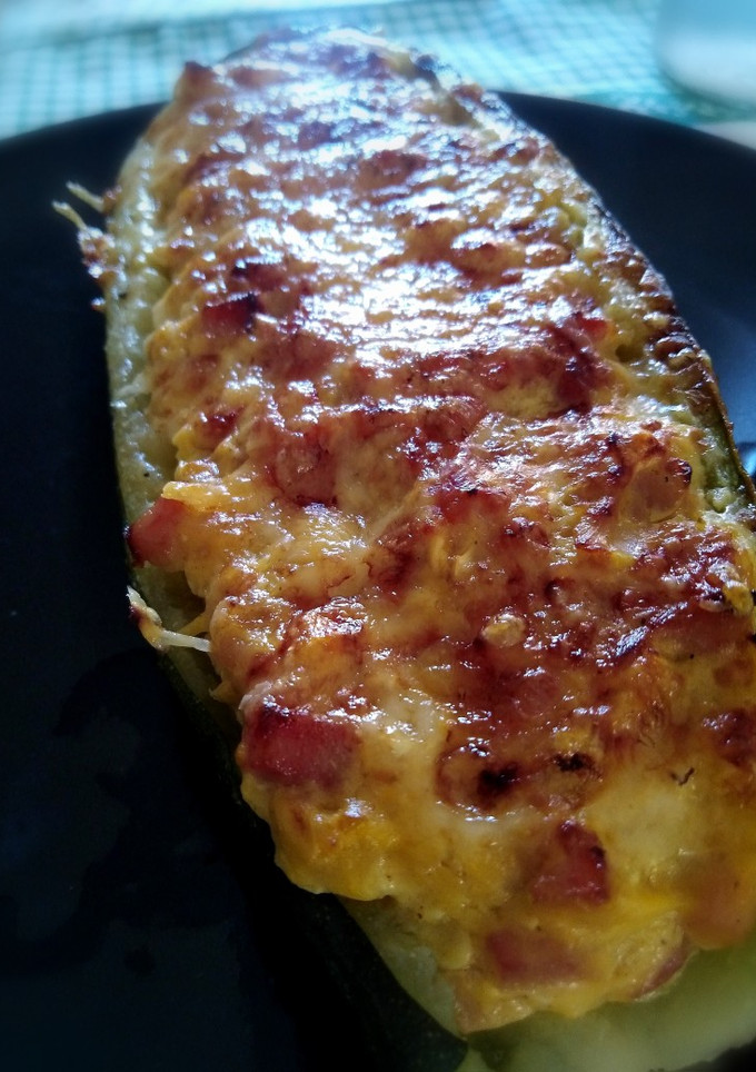 Una foto de Calabacín relleno de chopped