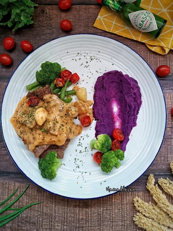 Cara Mudah Menyiapkan Resep 396. Sirloin Steak with Mushroom Sauce and Sweet Potato Puree yang Bisa Manjain Lidah Anti Ribet, Bikin Ngiler
