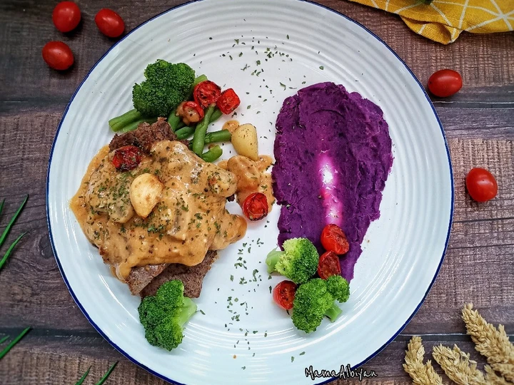 Cara Mudah Menyiapkan Resep 396. Sirloin Steak with Mushroom Sauce and Sweet Potato Puree yang Bisa Manjain Lidah Anti Ribet, Bikin Ngiler