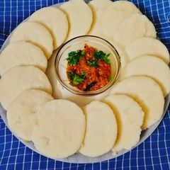 A picture of Sawa Rice Upwas Idli 😋😋😋.