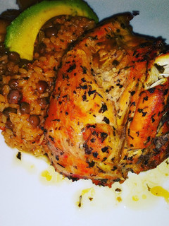 Una foto de Mamposteao de Gandules con Pollo a la Naranja