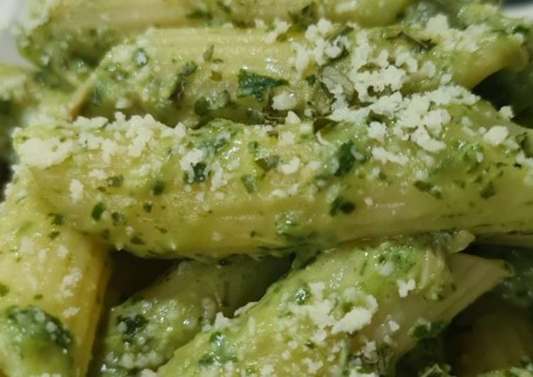 Penne Spinach Carbonara