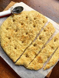 Une photo de ☆Focaccia Emmental Romarin☆