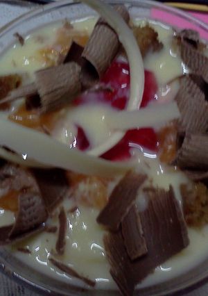 A picture of Ice Cream Fresh Fruits Cup.