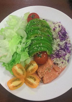 Hình của món 🏖 Salad Bơ Cá Hồi Eat Clean.