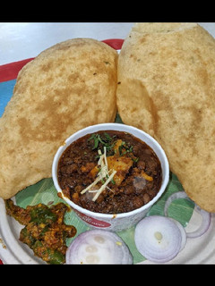 छोले भटूरे (chole bhature recipe in Hindi) रेसिपी मुख्य फोटो