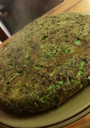 Una foto de Tortilla de ortiga y mizuna