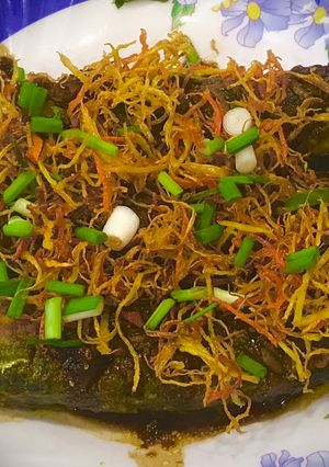 Hình của món Cá chiên gừng nghệ rim nước tương (Malaysia).