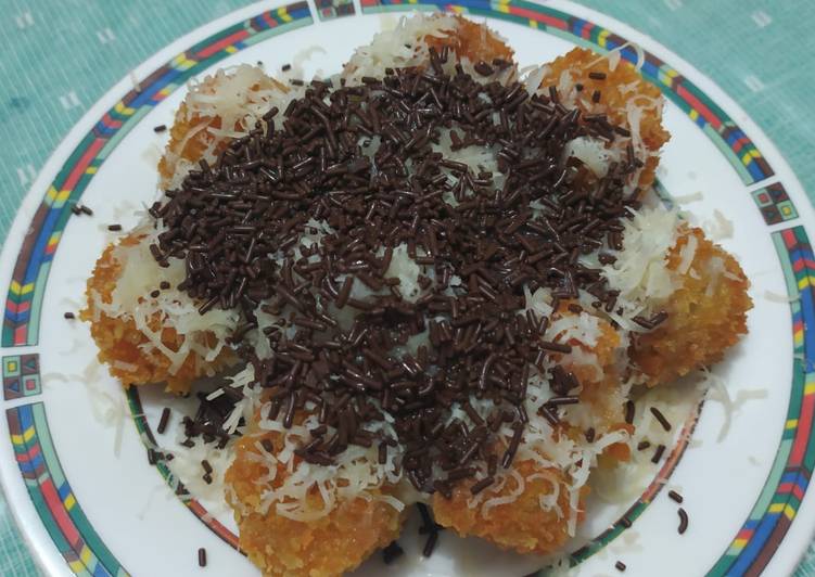 Bola-bola pisang goreng