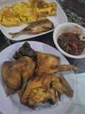 Ayam goreng air kelapa