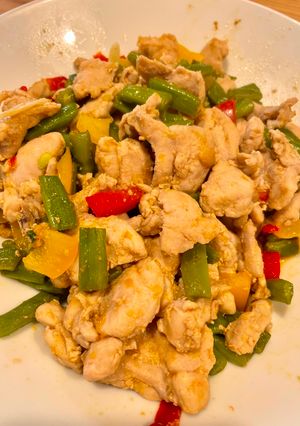 家常菜-彩椒四季豆炒雞丁 的食譜成品照片