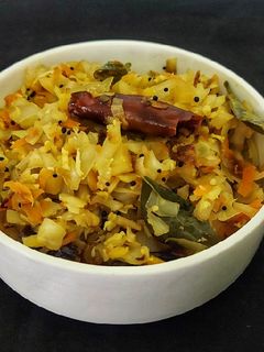 வெயிட்லாஸ் பொரியல்/கேரட் முட்டைகோஸ் பொரியல்(cabbage poriyal recipe in tamil) செய்முறை முக்கிய புகைப்படம்