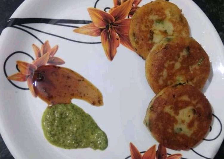 Aalu-tikki stuff with paneer