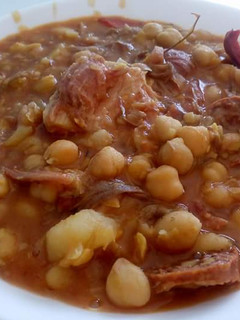 Una foto de Garbanzas a la Canaria