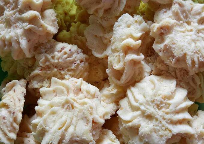 Cara Gampang Membuat Kue sagu keju susu, Bikin Ngiler