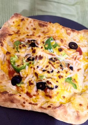 صورة لوصفة بيتزا محشية الاطراف 🍕