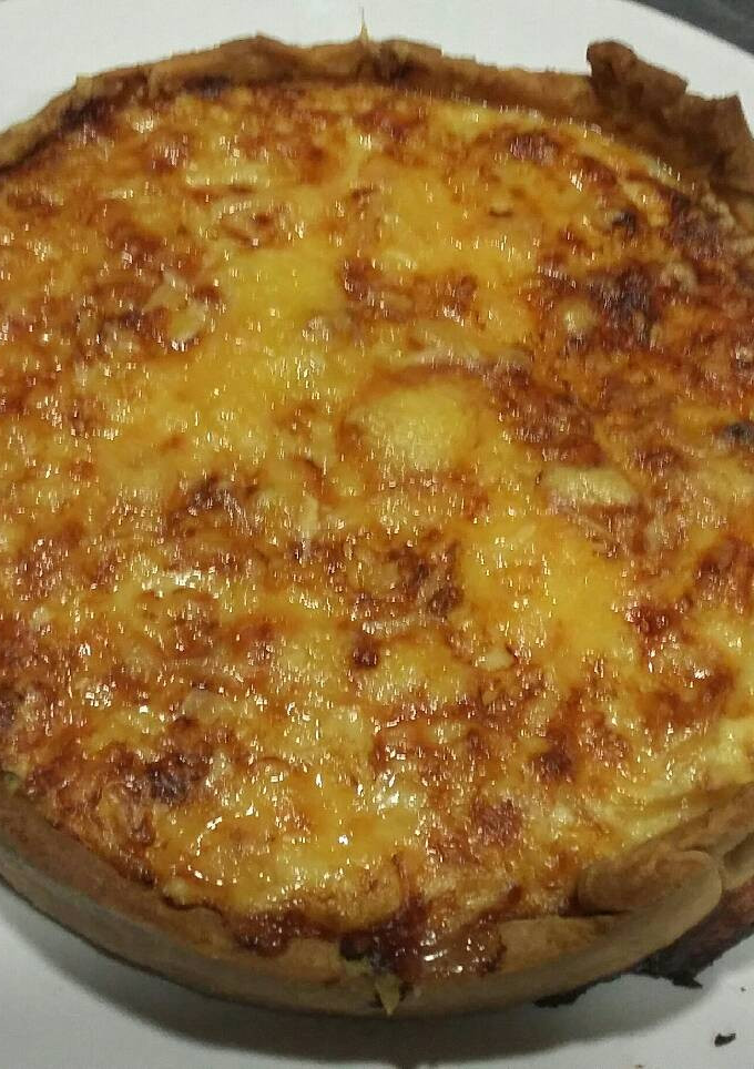 Una foto de Tarta de verduras y gambas