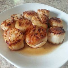 A picture of Pan Seared Scallops.