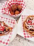 Funnel cakes y bunuelos de viento keto