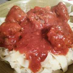 Una foto de Albóndigas en salsa de tomates