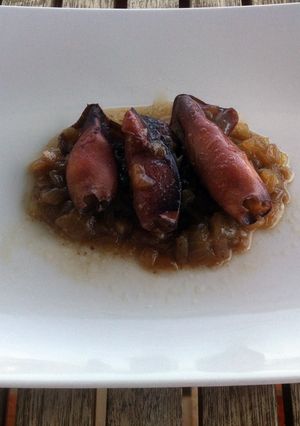 Una foto de Chipirones al vino malvasía