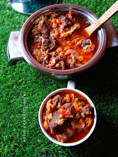 A picture of Spicy beef sauce.