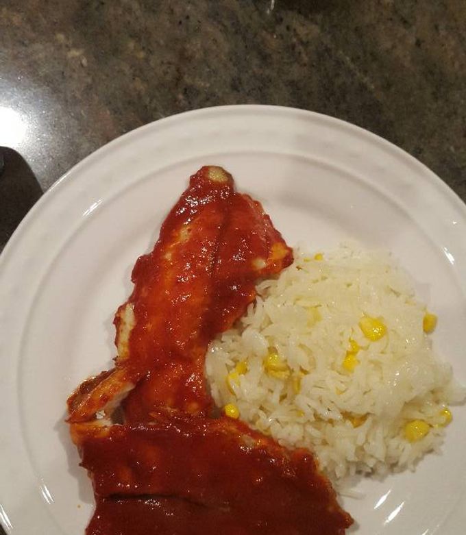 Una foto de Cuaresma: Filete de pescado en salsa de guajillo