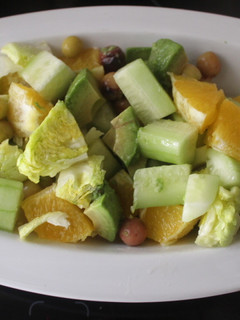 Una foto de Ensalada de pepino y naranja