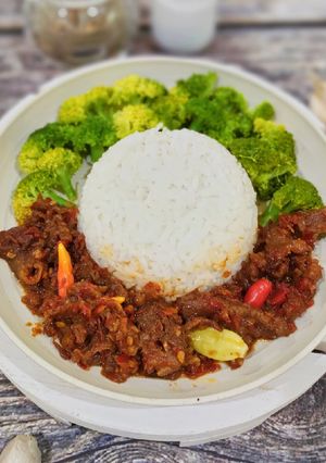 Foto resep Oseng Sapi Mercon (Spicy Beef)