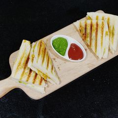 A picture of Tadka Maggi grill sandwich.