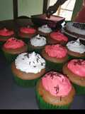 Cupcakes de moka con topping de crema batida