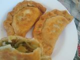 Empanada de mariscos con un toque de cilantro