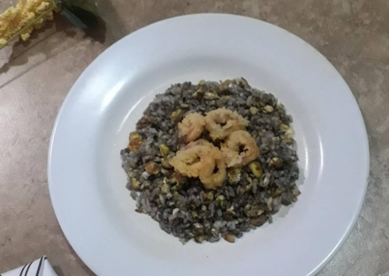 Nasi goreng (tinta cumi)