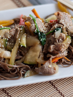 Una foto de Ternera con verduras al wok