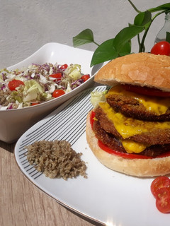 عکسی از دستور برگر کینوا