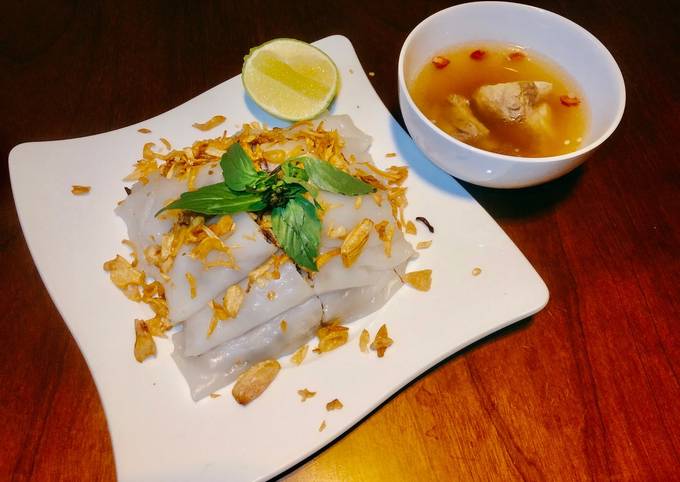 Cách Làm Món Bánh cuốn Bắc - nước chấm xương non hầm 🍖🍽🤤 (tráng bằng chảo) của Emily Luu - Cookpad