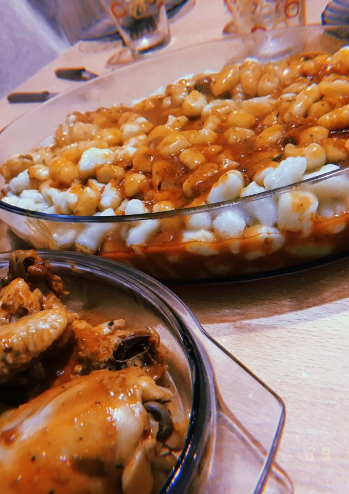 Una foto de Ñoquis de papa caseros con pollo 🍗