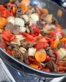 Carne salteada con vegetales al estilo asiático 🥩