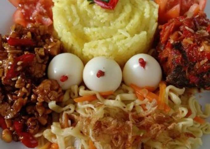 Resep Nasi Kuning Tanpa Santan Oleh Roro Yulia - Cookpad