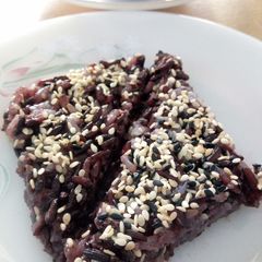 A picture of Sesame Sticky Rice.