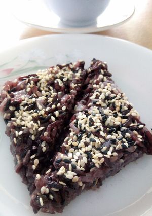 A picture of Sesame Sticky Rice.