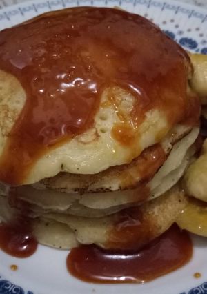 Foto resep Pancake dengan Pisang dan Sirup Karamel