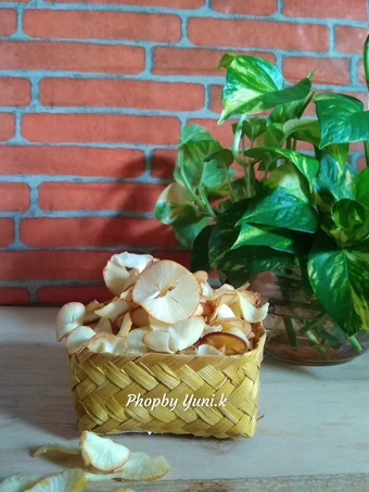 Cara Gampang Menyiapkan Resep Kripik singkong yang Uenak Anti Ribet, Bikin Ngiler