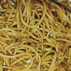 A picture of Noodles.