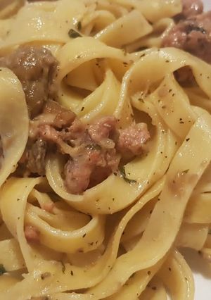 Foto di Tagliatelle salsiccia e funghi porcini