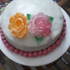 A picture of Royal icing in plum cake.