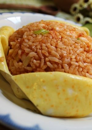 [亨氏番茄醬]茄汁蝦仁蛋包飯 的食譜成品照片