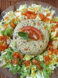 Una foto de Ensalada de tabule con escarola